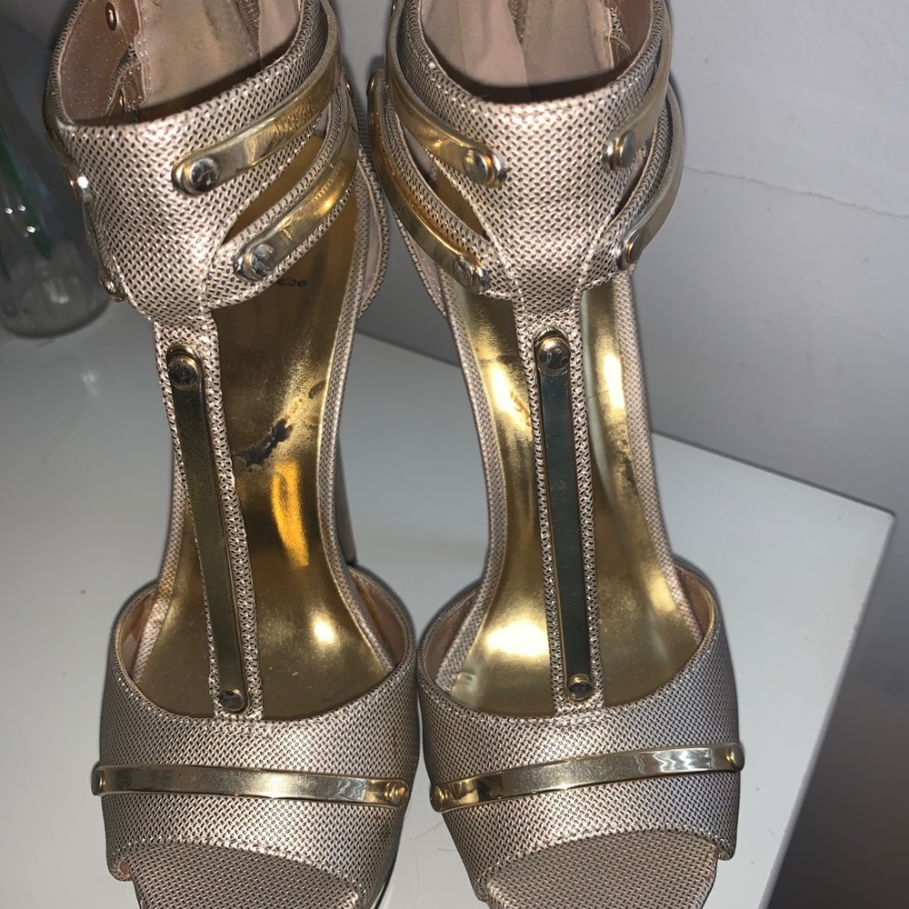 Heels - Picture 3 of 6